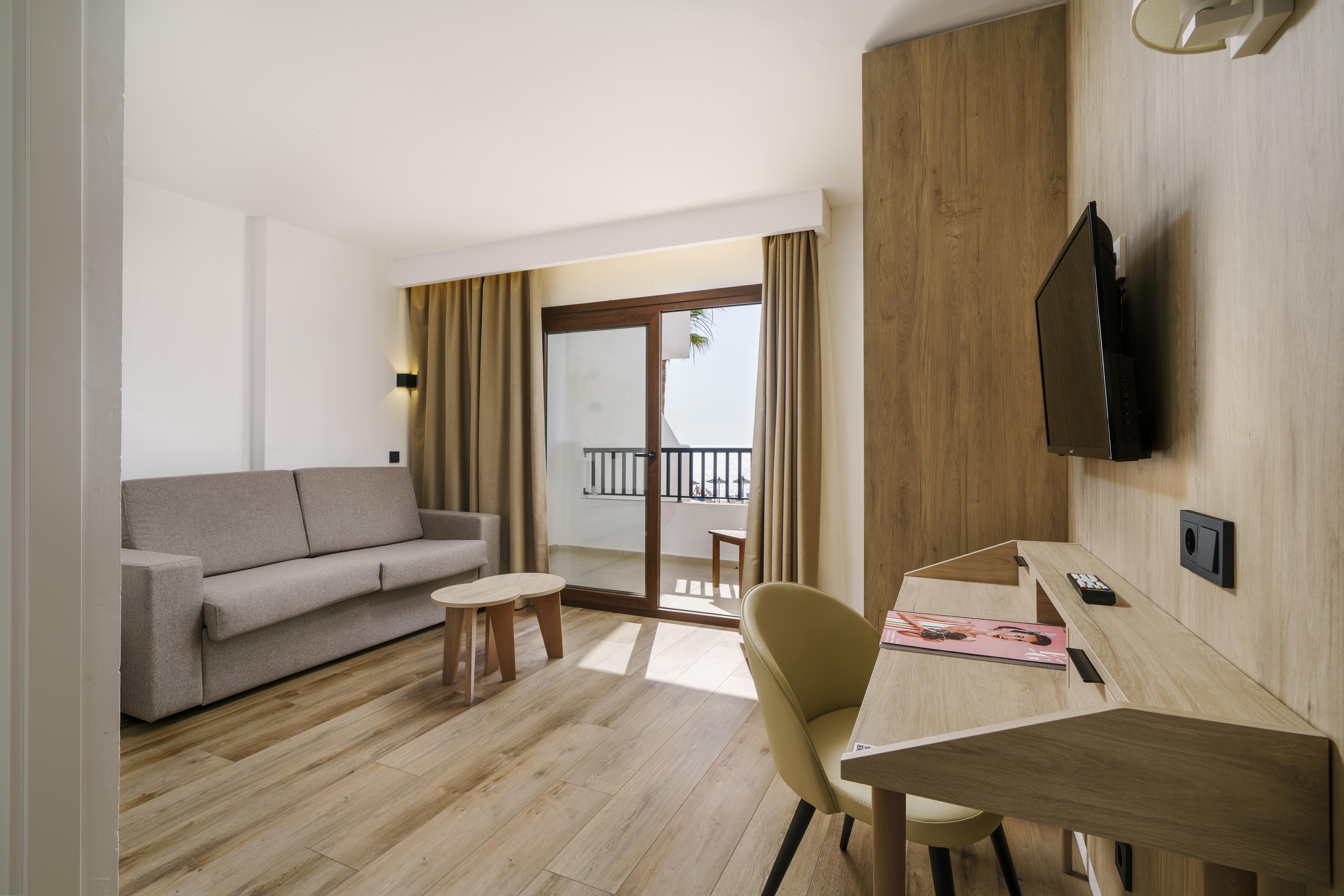 Alua Suites Las Rocas Cala D´Or 外观 照片