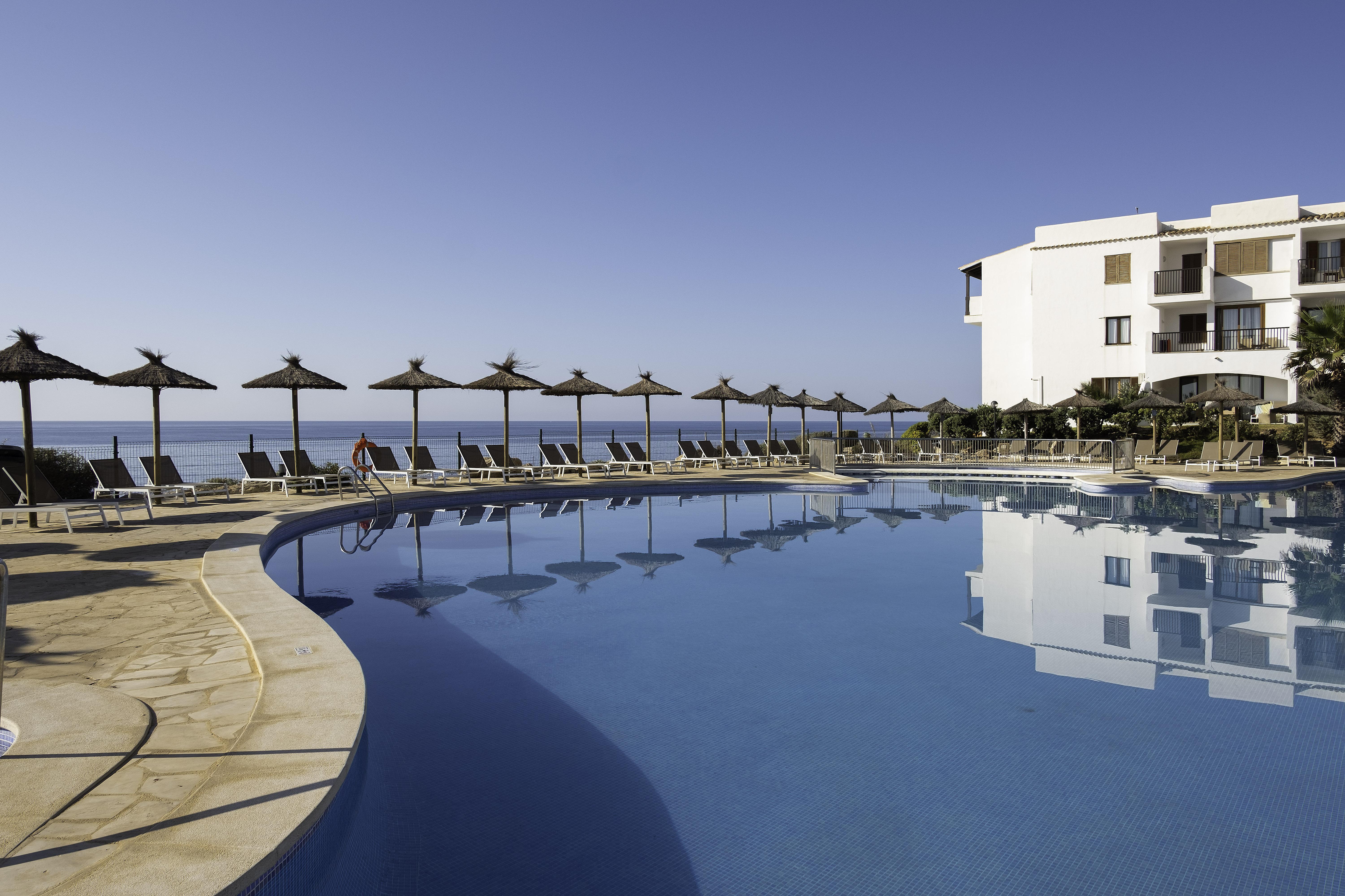 Alua Suites Las Rocas Cala D´Or 外观 照片