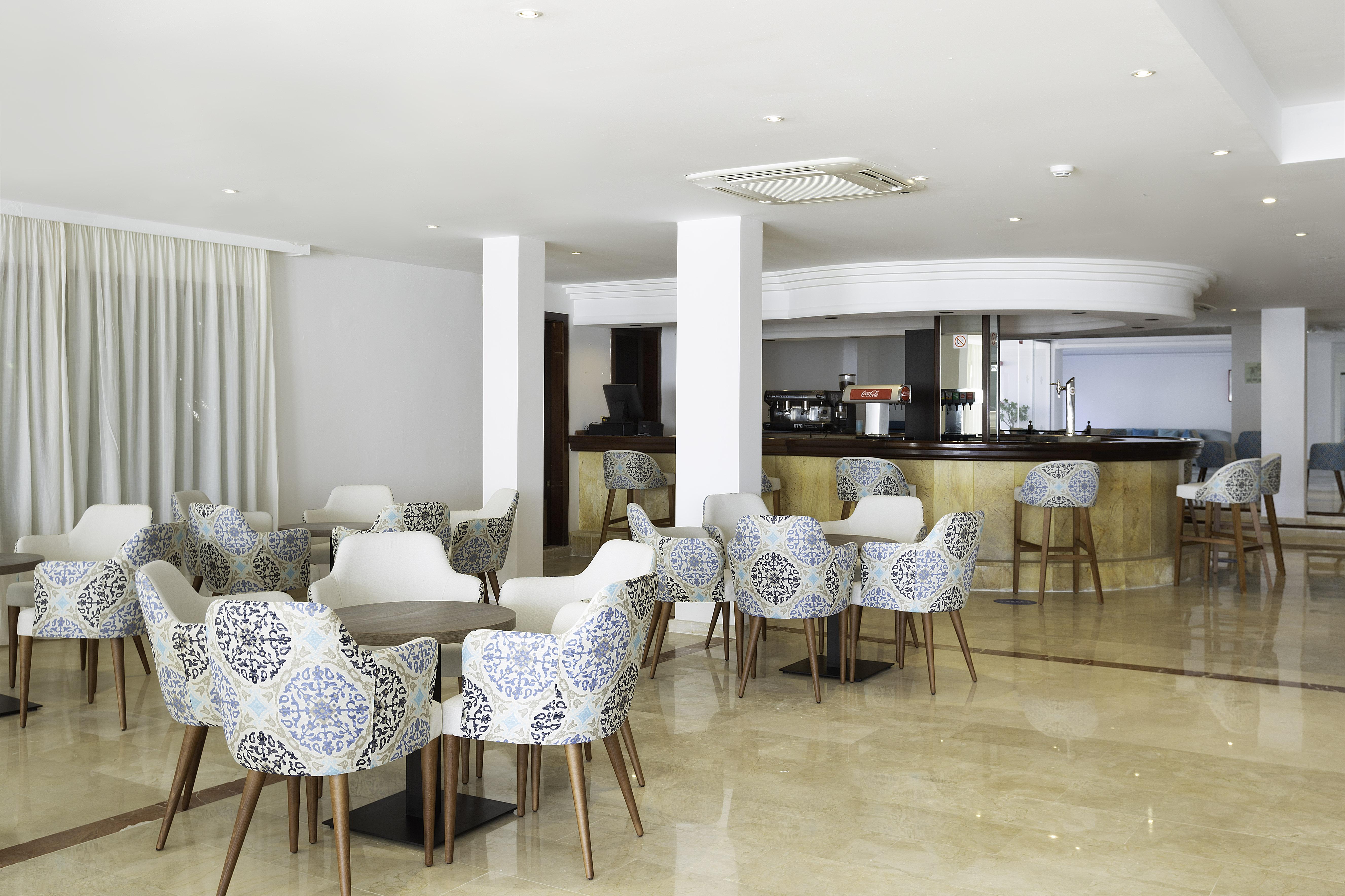Alua Suites Las Rocas Cala D´Or 外观 照片
