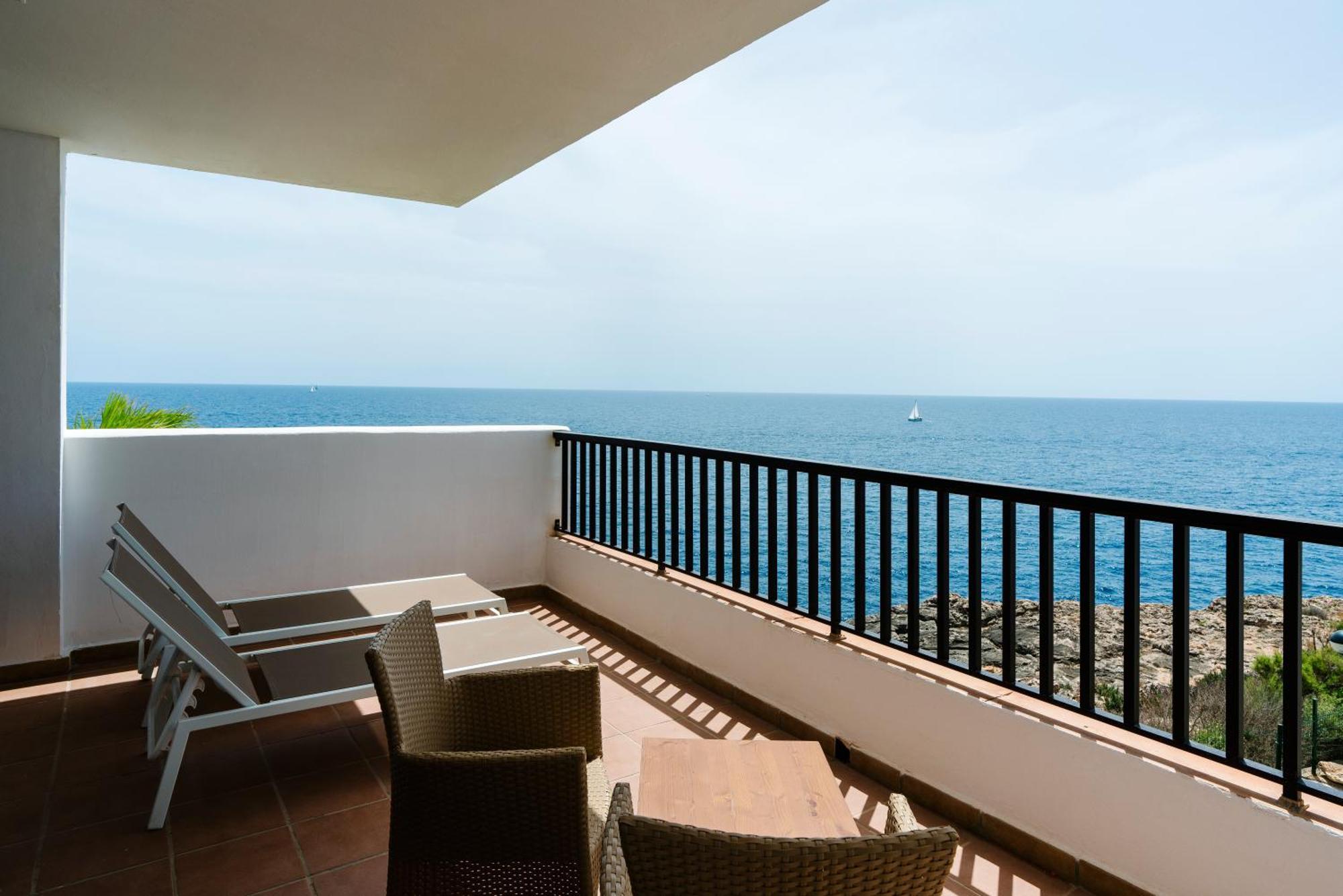 Alua Suites Las Rocas Cala D´Or 外观 照片